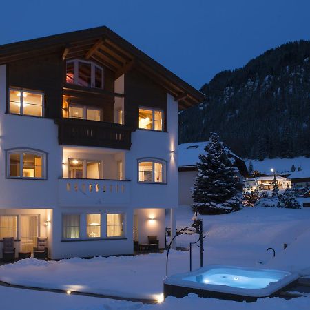 Apartments Antines Selva di Val Gardena Rum bild